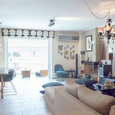 Apartment Designer's Close To City Center *