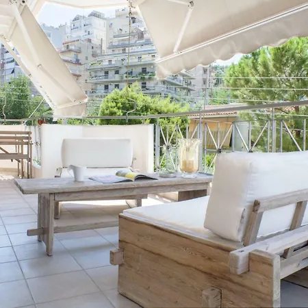 Designer's Close To City Center *